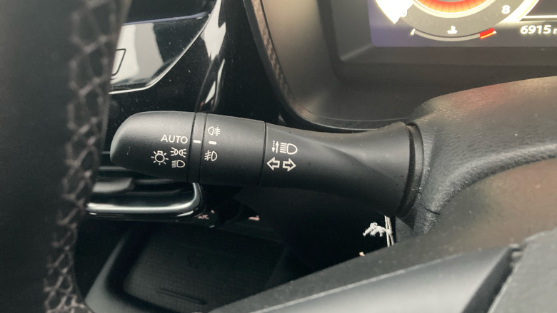 Nissan Juke 1.0 DiG-T Tekna 5dr Petrol Hatchback